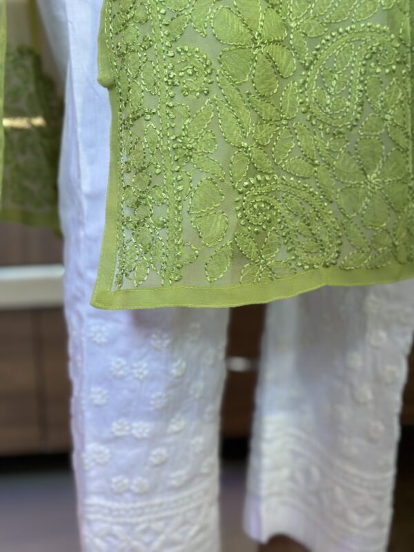Chikankari Embroidered Flex Trousers